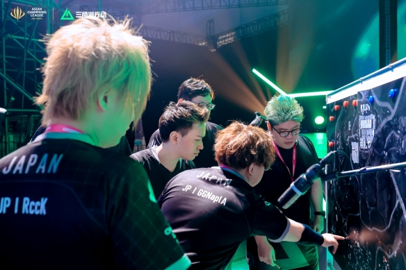 放在同一语 放在同一语